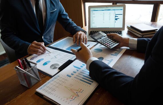 大阪で起業を目指す方を支援するため良い条件で融資が受けられるように助言